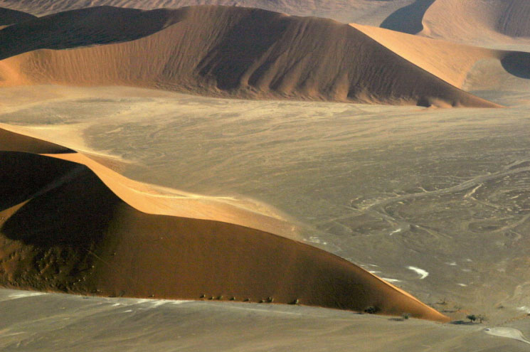 Flying tours leaving from Swakopmund to Skeleton Coast, Sossusvlei and Namib Desert